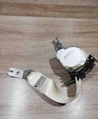 BMW 5 E60 E61 Rear seatbelt 330612552 130608212901