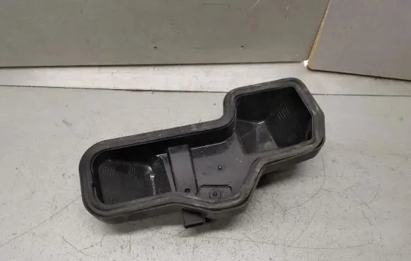 Audi A6 S6 C5 4B Headlight/headlamp dust cover 14846700 14846701