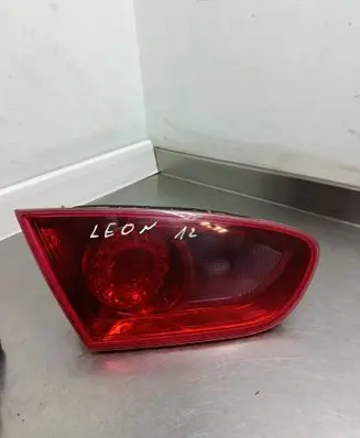 Seat Leon (1P) Tailgate rear/tail lights 1P0945093G 89320311