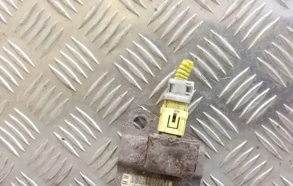 Subaru Legacy Airbag deployment crash/impact sensor