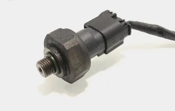 Mercedes-Benz E W211 Air conditioning (A/C) pressure sensor 2205420118