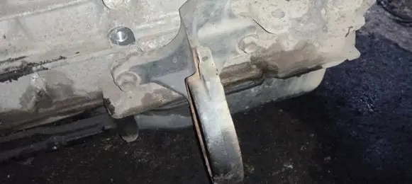 Toyota Avensis T270 Engine mounting bracket