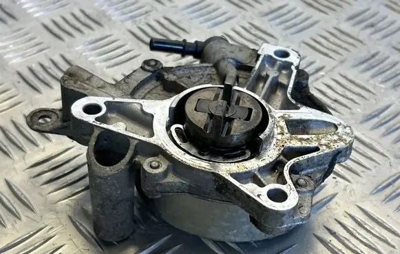 Ford Mondeo MK IV Vacuum pump 9673836180 7021390500 12T2601142