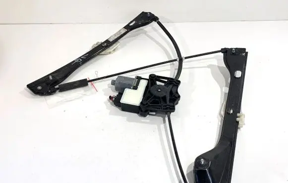 Skoda Fabia Mk3 (NJ) Front door window regulator with motor 2Q2959405C