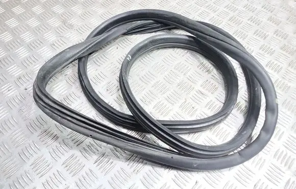 Ford Mondeo Mk III Front door rubber seal