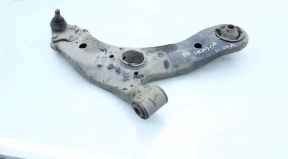 Toyota Verso Front lower control arm/wishbone