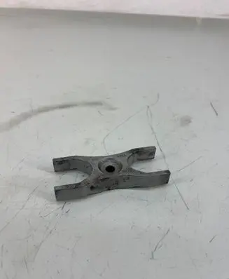 Volkswagen PASSAT B8 Fuel Injector clamp holder 04L216A