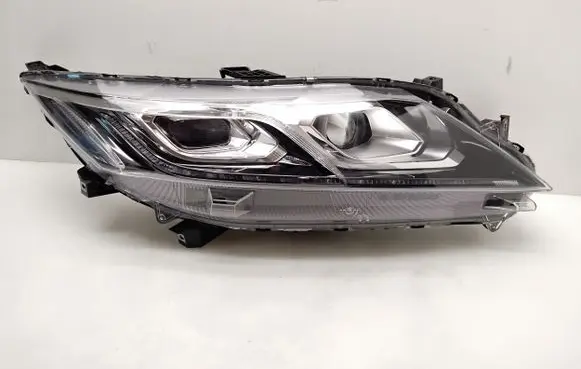 Mitsubishi Eclipse Cross Headlight/headlamp 3153W W5975