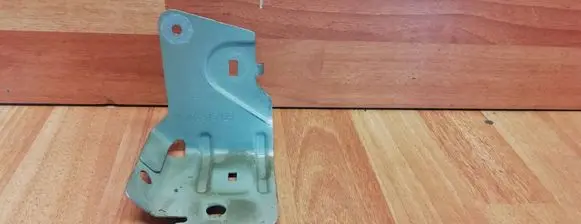 Renault Espace V (RFC) Fender mounting bracket 620431592R