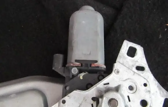Renault Laguna I Front door window regulator motor