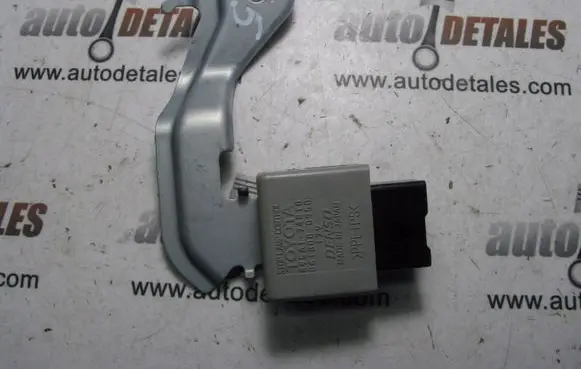 Toyota Yaris Rear light relay 895A174010