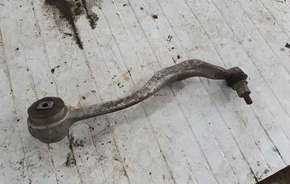BMW 5 E39 Front lower control arm/wishbone NOCODE
