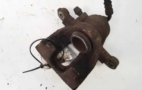 Honda CR-V Rear brake caliper y04283