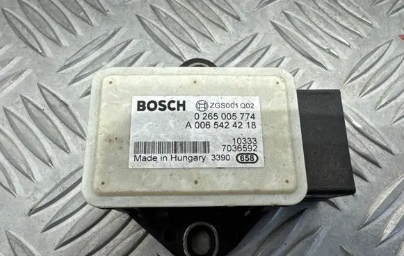 Volkswagen Transporter - Caravelle T6 ESP acceleration yaw rate sensor A0065424218 0265005774
