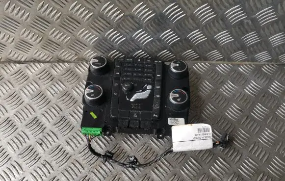 Volvo XC60 Climate control unit 31398065 M4471401038 13W46E06