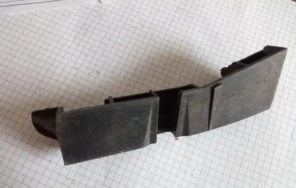 Toyota Yaris Front bumper mounting bracket 524230D010