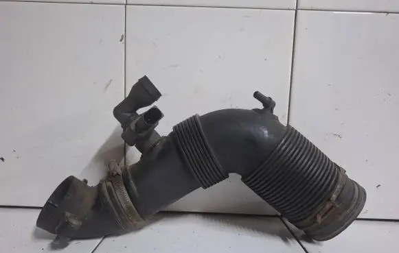 Skoda Roomster (5J) Air intake duct part 6R0129654D TB446349