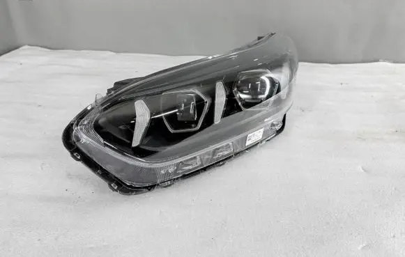 KIA Ceed Headlight/headlamp 92101J7500