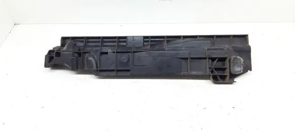 BMW 1 E81 E87 Radiator mount bracket 7524914