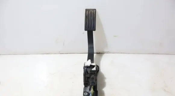 Ford Focus Accelerator throttle pedal