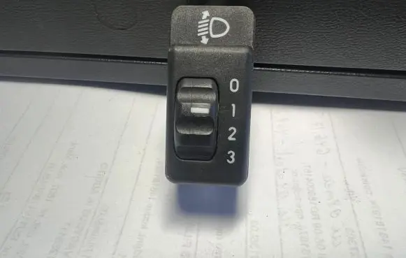 Opel Agila A Headlight level height control switch 009204272 3518083E10
