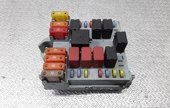 Alfa Romeo 159 Fuse module 50504455