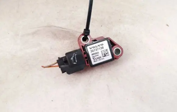 Volvo V50 Airbag deployment crash/impact sensor 30737138