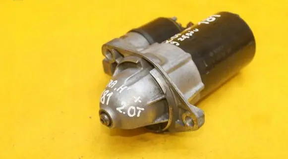 Opel Astra H Starter motor 000107101