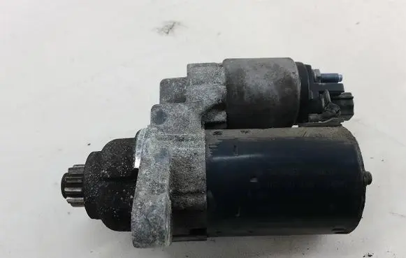 Volkswagen Golf V Starter motor 02T911023M