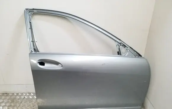 Mercedes-Benz S W221 Door (2 Door Coupe) 