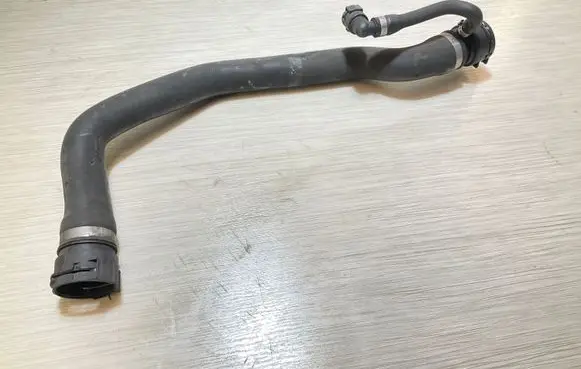 BMW 5 E60 E61 Engine coolant pipe/hose 7788881