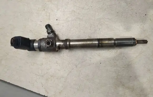 Fuel injector