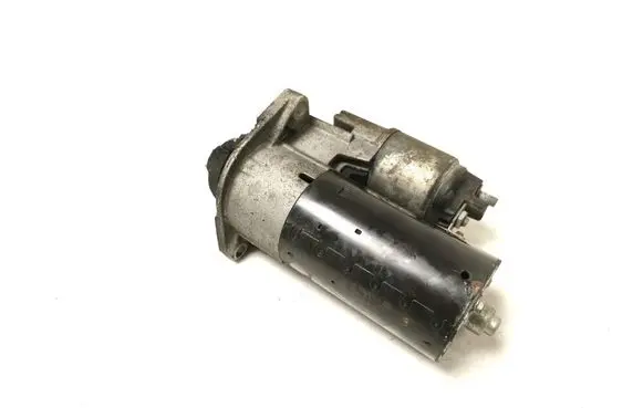 Opel Astra J Starter motor 55572065