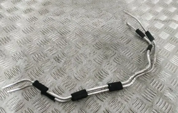 Mercedes-Benz S W221 Engine coolant pipe/hose A2218300817