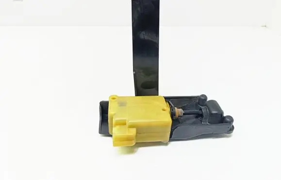 Volvo S80 Fuel tank cap lock motor 9187635