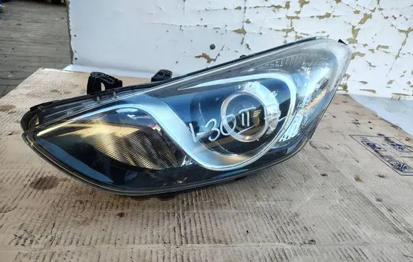 Hyundai i30 Headlight/headlamp