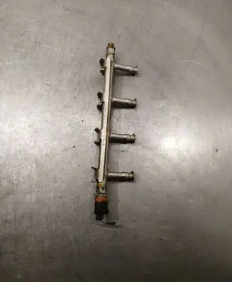Volkswagen Golf VI Fuel main line pipe 03F133320C 049520410