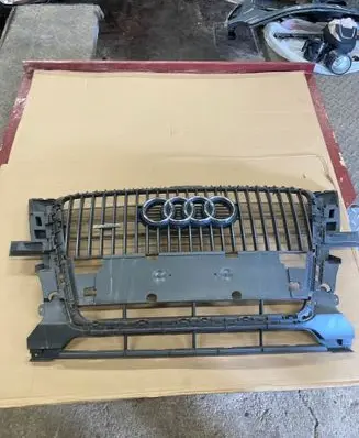 Audi Q5 SQ5 8R Front bumper upper radiator grill 8R0853651