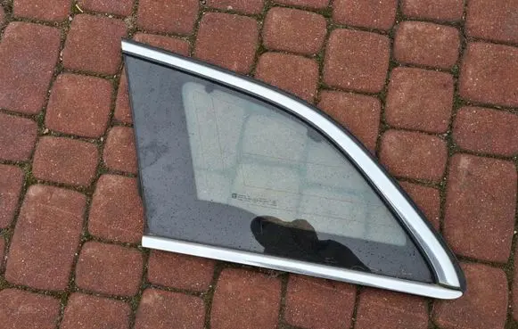 Opel Insignia A Sliding door window/glass 68TYS