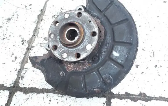 Volkswagen Golf V Front wheel hub spindle knuckle