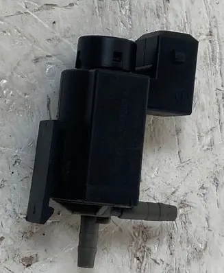 BMW 5 F10 F11 Turbo solenoid valve 70231800