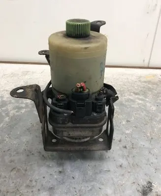 Volkswagen Polo Power steering pump 6Q0423156Q