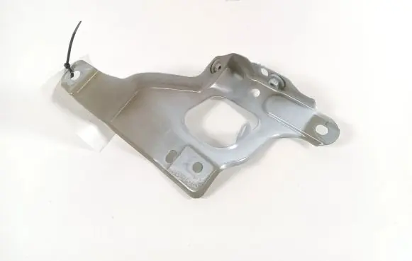 Fender mounting bracket