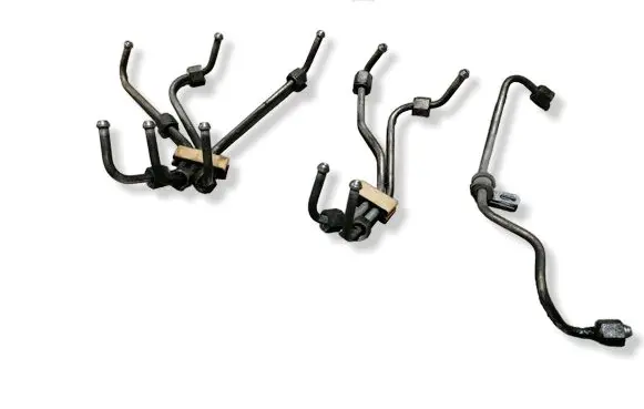 Volvo V70 Fuel injector supply line/pipe 