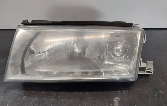 Skoda Octavia Mk1 (1U) Headlight/headlamp 206232B