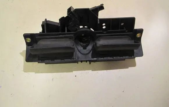 Audi A3 S3 8L Tailgate/trunk/boot exterior handle 8D9827565C 4B0827565F