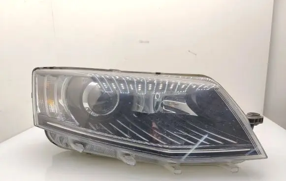 Skoda Octavia Mk3 (5E) Headlight/headlamp 5E1941016B 33423344 030127228400