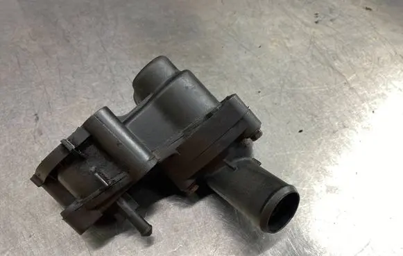 Thermostat/thermostat housing