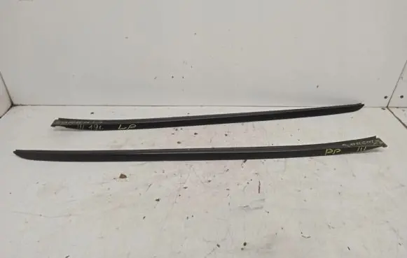 KIA Sorento Front door trim (molding)