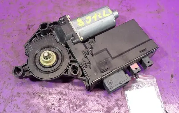 Peugeot 307 CC Front door window regulator motor